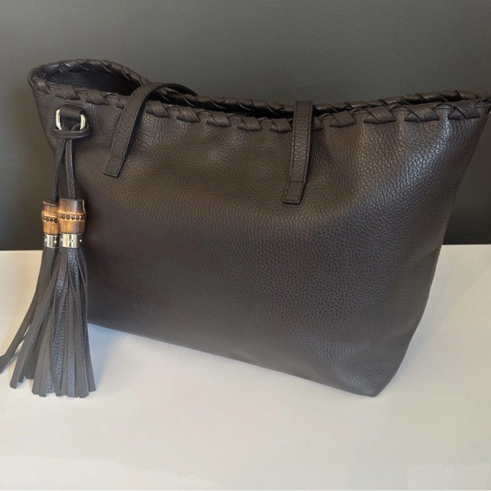 Gucci, brown leather tote with bamboo and tassels - Picture 2 of 16